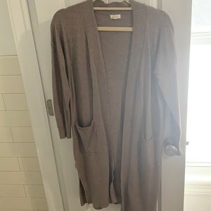Brand new, perfect condition, super soft, long line cardigan, with front pockets